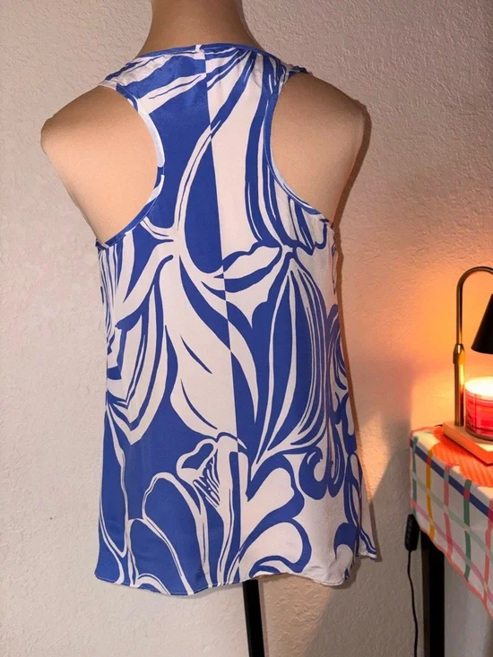 Lilly Pulitzer Malie Silk Top Blue White Tropical Silk Tank Top - Picture 2 of 4